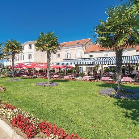 Awesome Apartment In Sveti Filip I Jakov W/ 1 Bedrooms المظهر الخارجي الصورة