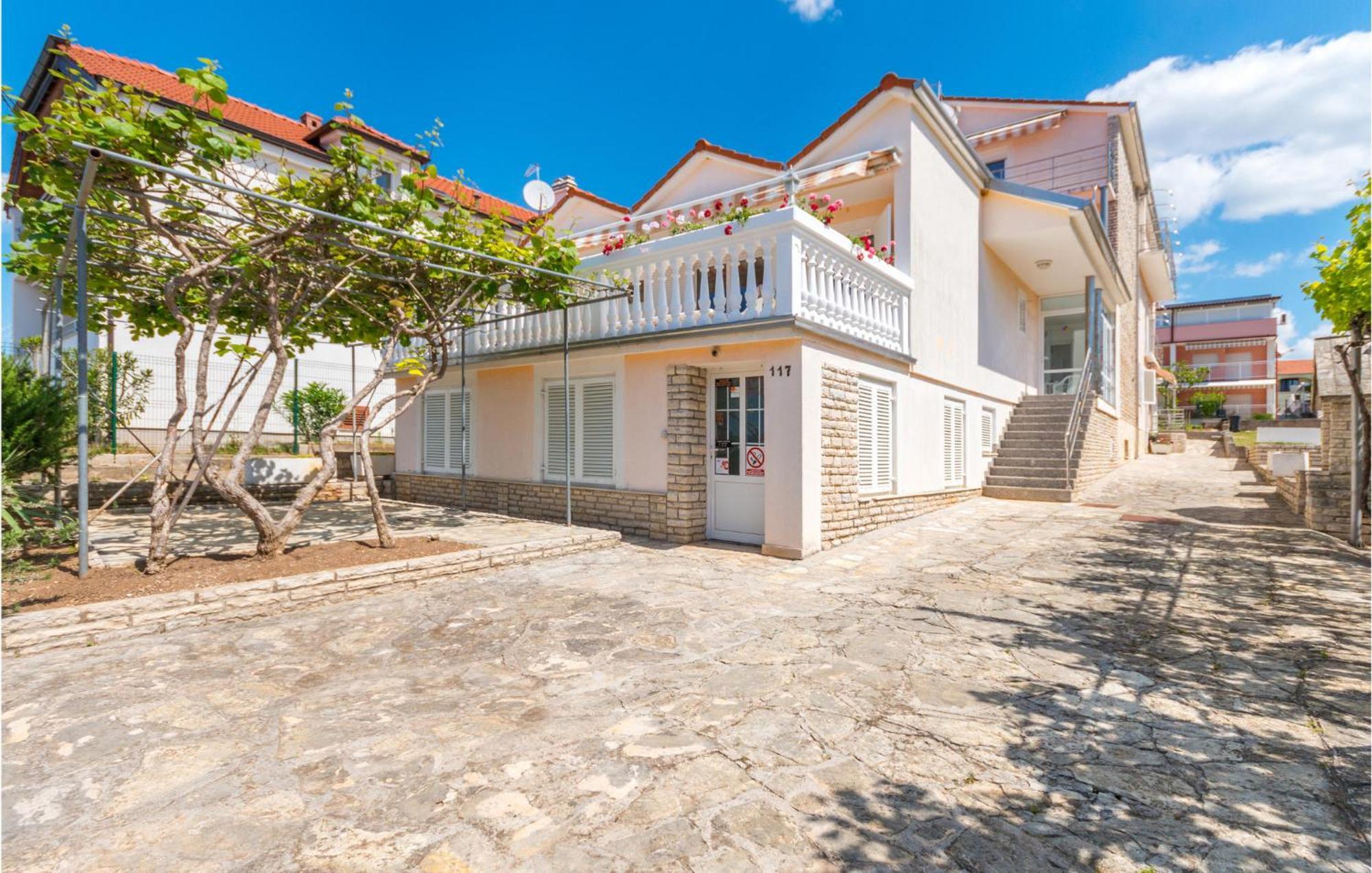 Awesome Apartment In Sveti Filip I Jakov W/ 1 Bedrooms المظهر الخارجي الصورة