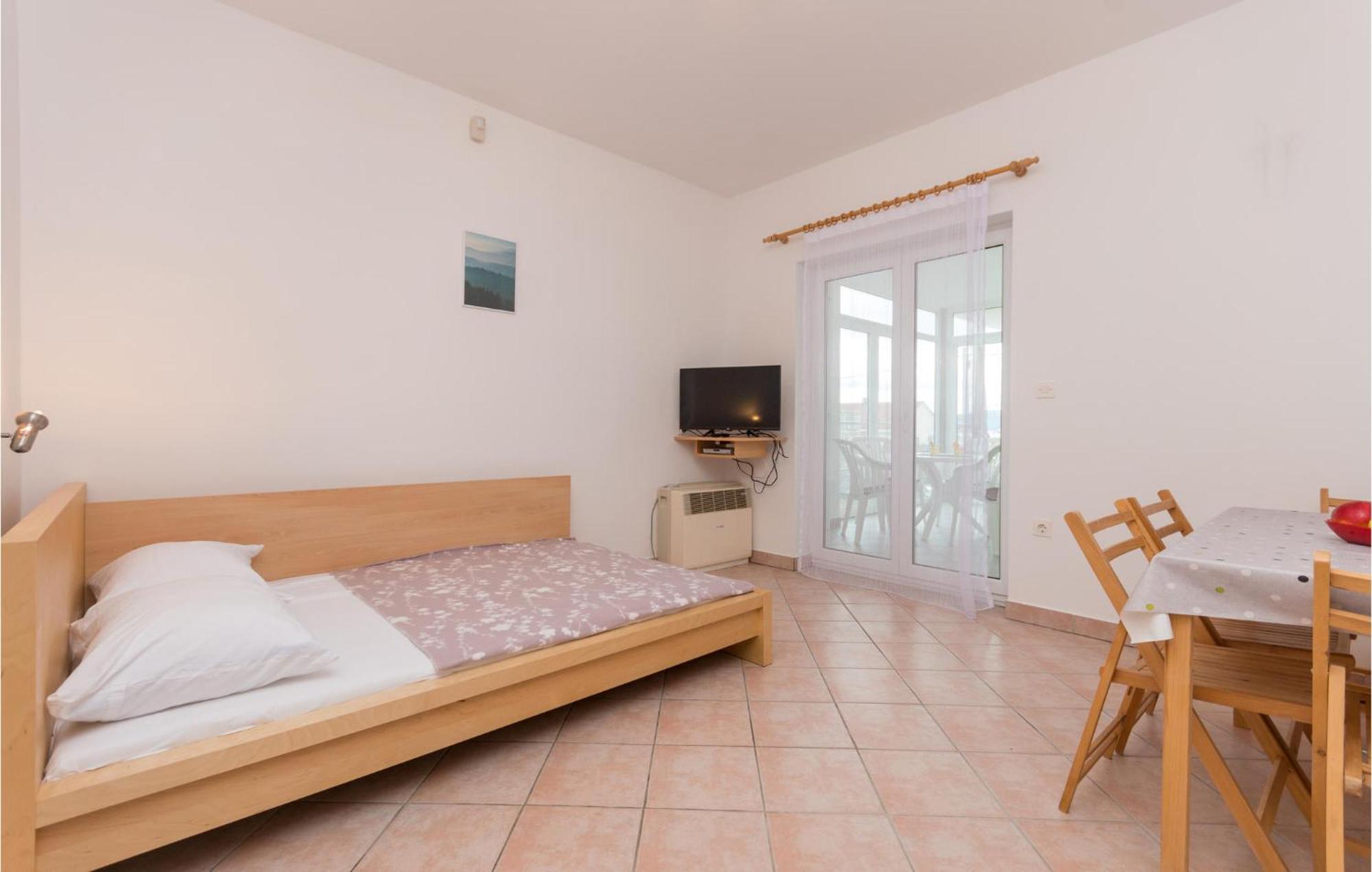 Awesome Apartment In Sveti Filip I Jakov W/ 1 Bedrooms المظهر الخارجي الصورة