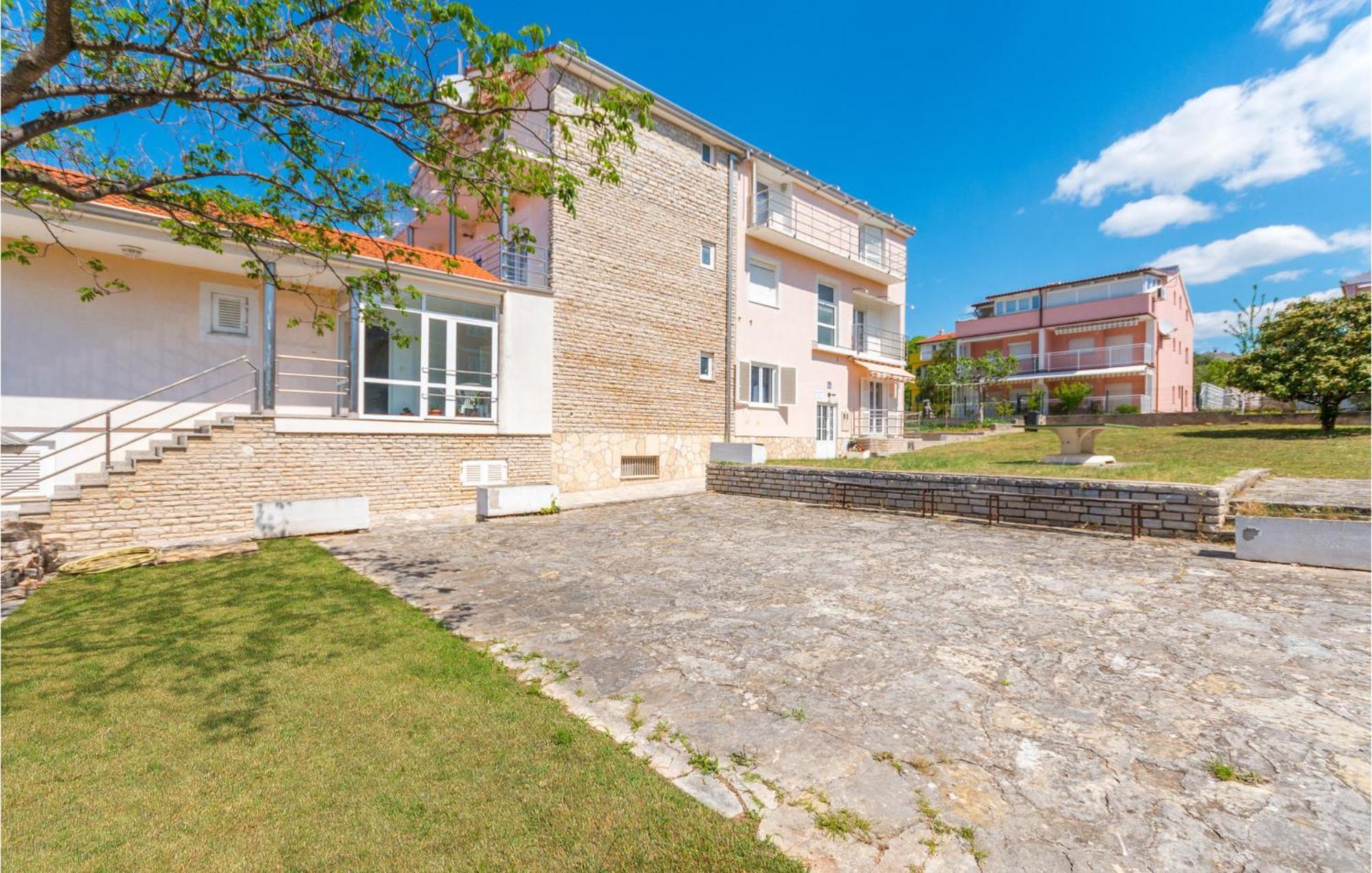 Awesome Apartment In Sveti Filip I Jakov W/ 1 Bedrooms المظهر الخارجي الصورة